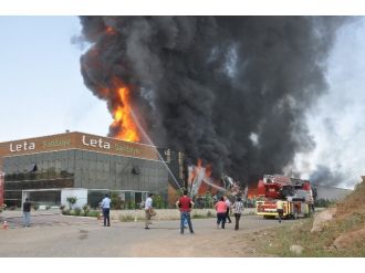 Sandalye Fabrikası Alev Alev Yandı