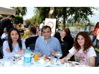 Eczacılar Kahvaltıda Buluştu
