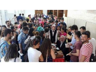 Yenişehirlioğlu’na ‘Yılın Edebiyatçısı’ Ödülü