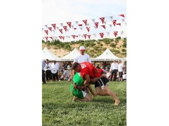 Gaziantep’te İbrahim Şehir Aşırtmalı Aba Güreşi Şampiyonası Yapıldı