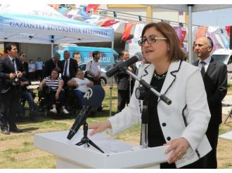 Büyükşehir Belediyesi Aktif Yaşam Ve Eğitim Merkezi Açıldı