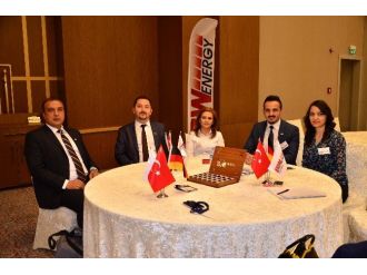 Anadolu Güneşi B&w İle Enerjiye Dönüşüyor