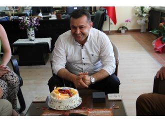 Silute Belediye Başkanından, Yücel’e Surpriz Doğum Günü