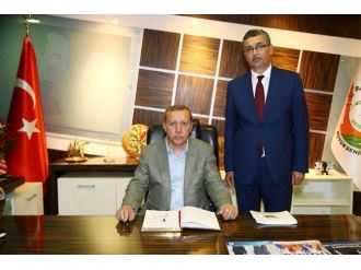 Cumhurbaşkanı Erdoğan Şanlıurfa Büyükşehir Belediyesini Ziyaret Etti