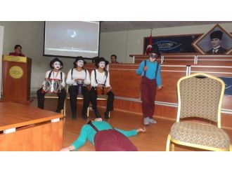 Van’da ‘‘Eğitimde İyi Örnekler Paylaşımı’’ Projesi Yarışmasında Dereceye Girenlere Ödül Verildi