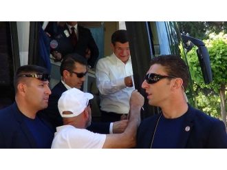 Çanakkaleli Vatandaş Başbakana Poster İmzalattı