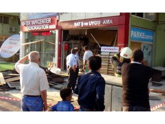 Parke Dükkanının Asma Tavanı Çöktü: 3 Yaralı