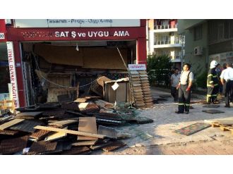 Asma Tavan Çöktü: 3 Yaralı
