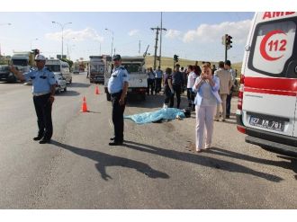 Motosiklet Tırın Altında Kaldı: 1 Ölü, 1 Yaralı
