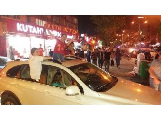 Kütahya’da Galatasaraylılar’ın Şampiyonluk Coşkusu