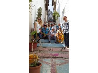 Kuşadası’nda Sokaklar Rengarenk