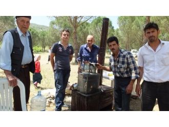 Burhaniye’de Hayır Çaycısı