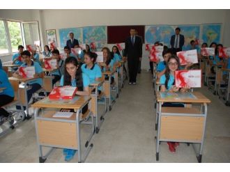 Tunceli’de Öğrencilere Tablet Bilgisayar