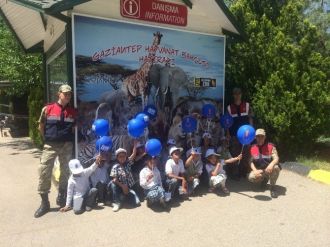 Jandarma Köy Çocuklarını Hayvanat Bahçesine Götürdü