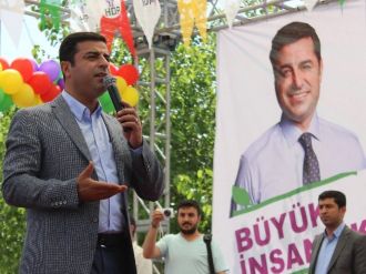 Demirtaş’tan ’Kibar Feyzo’lu Gönderme