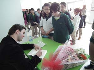 Paradokya Yazarı Kipaş Okullarında