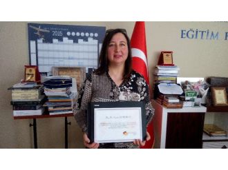 Esogü Öğretim Üyesi Doç. Dr. Cavide Demirci, 2014 Yılının Hocası Seçildi