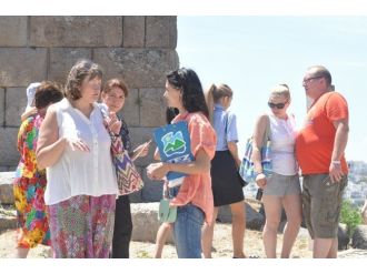 Bodrum’da Myndos Kapısına Ziyaretçi Akını