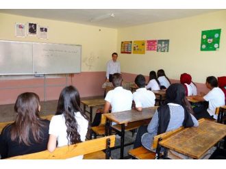 Yunak’ta Tarım Alanı, Tarla Ve Süs Bitkileri Dalları Açıldı