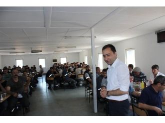 Kürşat Tuna İşçilerle Yemek Yedi