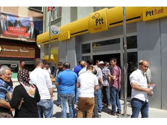 Ford Otosan İşçileri Sendikadan İstifa Etmek İçin Ptt Şubesine Koştu