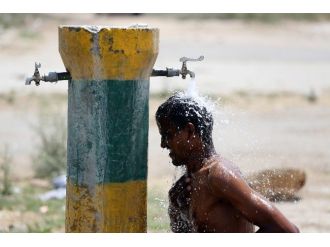 Hindistan’da Aşırı Sıcaklarda Ölü Sayısı 700’ü Geçti