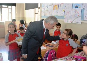 Malatya’da Okullara Kuru Üzüm Dağıtımı Başladı
