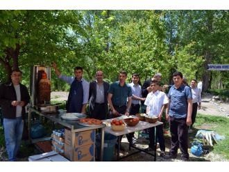 Öğrenciler Yararına Kermes Düzenlendi