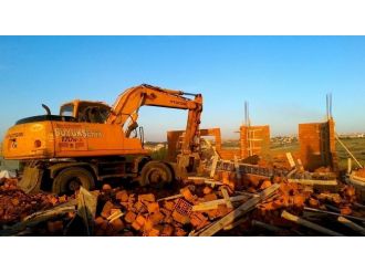 Diyarbakır’da Kaçak Yapılar Zabıta Tarafından Yıkıldı