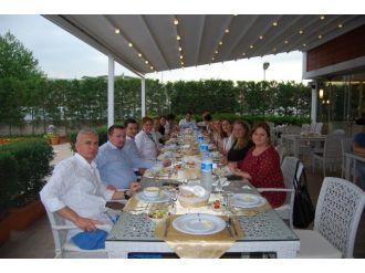 Adatıp Hastanesi’nde Performans Değerlendirme Toplantısı