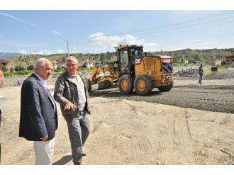 Tosya’da Belediyesi 2 Bin 500 Metrekare Alanı 2 Saatte Parke Kapladı