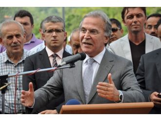 Temsil Ettiğiniz İnsanları Böyle Mi Seversiniz ?