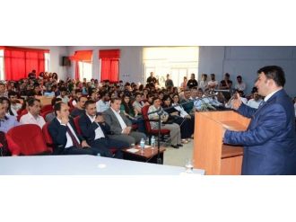 Şaphane Myo’da “Ab Sürecinde Türkiye’nin Kimlik Sorunları” Konferansı