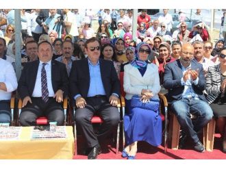 Esenyurt’ta Aynı Gün 4 Okul Temeli Atıldı