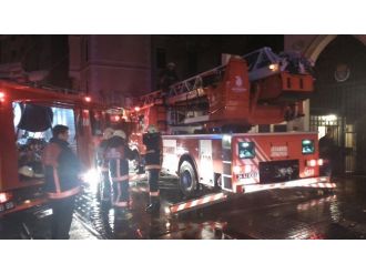 Beyoğlu’nda Korkutan Yangın
