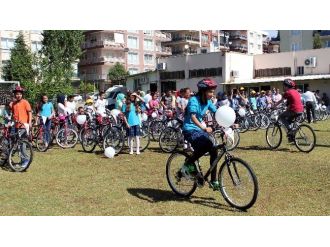 Aydın’da 100 Öğrenciye Bisiklet Hediye Edildi