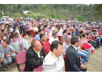 Vali Çiçek, Dalaman’da Halı Saha Açtı