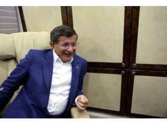 Başbakan Davutoğlu: “İnsanın Sözü ’Benim Adım Kemal’ Demekle Olur Mu?”