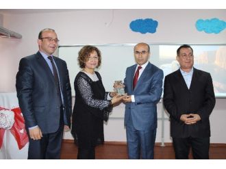 Help Yourself’den Vali Demirtaş’a ‘Barış, Sermaye Ve Eğitim’ Ödülü