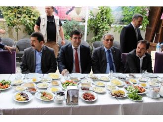 Bakan Yılmaz, Siirtlilerle Buluştu