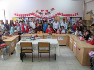 “Sana Oyuncak Getirdim” İle Çocukların Yüzü Güldü