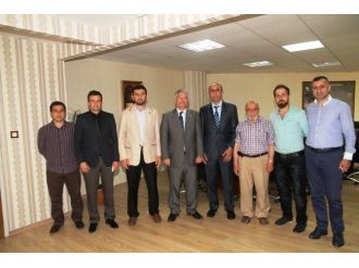 İhh’dan Başkanvekili Özak’a Ziyaret