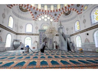 Başiskele Camileri Ramazan’a Hazır