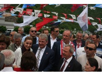 Pekşen’e ’İnce’ Destek