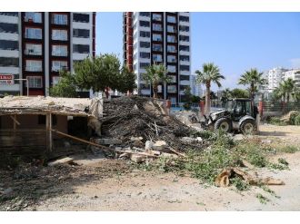 Mezitli’de Yol Çalışmaları Devam Ediyor