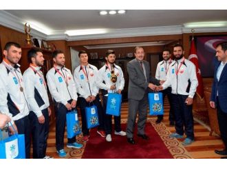 Türkiye Kulüpler Karate Şampiyonasın’da Palandöken Belediyesi Türkiye İkincisi Oldu