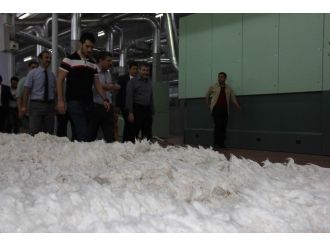 Ak Parti’li Nebati, İşçilerle Karavanadan Yemek Yedi