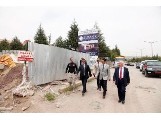 Vali Öztürk Ahlat Avm İnşaatında İncelemelerde Bulundu