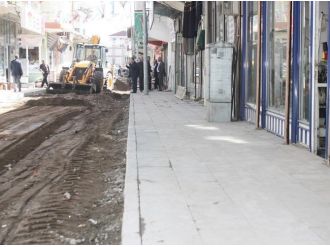 Ahlat Belediyesi’nden Kaldırımları Yenileme Çalışması
