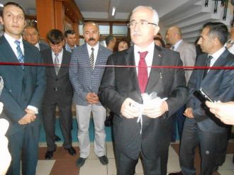 Eskişehir Cumhuriyet Anadolu Lisesi’nde ’Tubitak 4006 Proje Fuarı’ Açıldı
